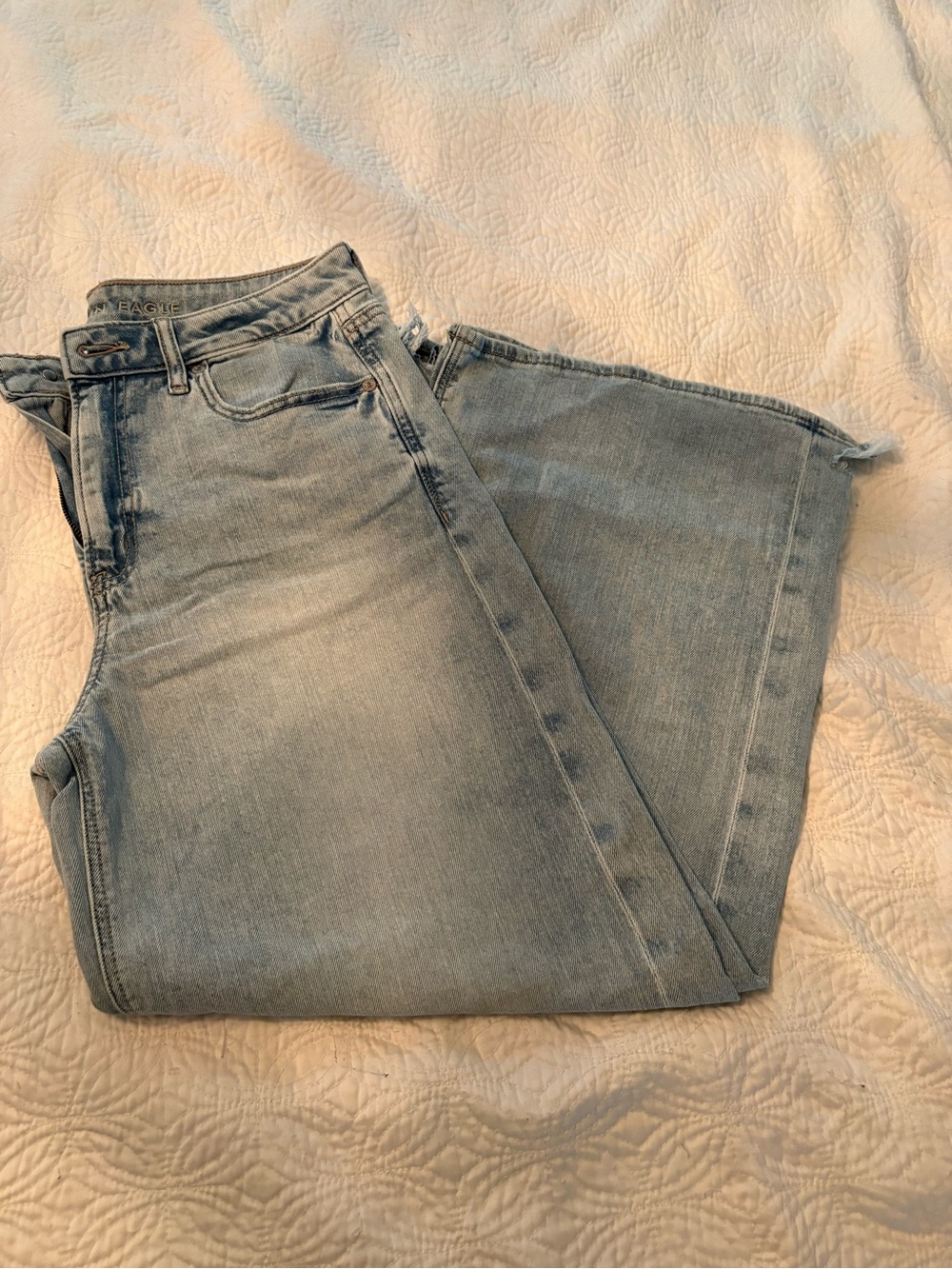 NWOT American Eagle Light Wash Super High-Rise Baggy Wide Leg Jean sz 6 xshort